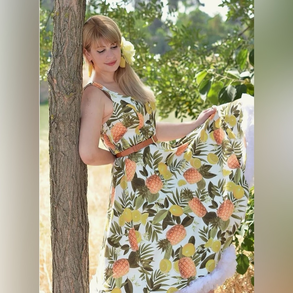 Tropical Print Sleeveless Dress - Picture 4 of 4
